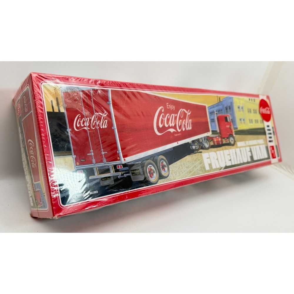 AMT Coca-Cola Fruehauf Beaded Panel Van Trailer Model Kit 1/25 Scale AMT1109/06